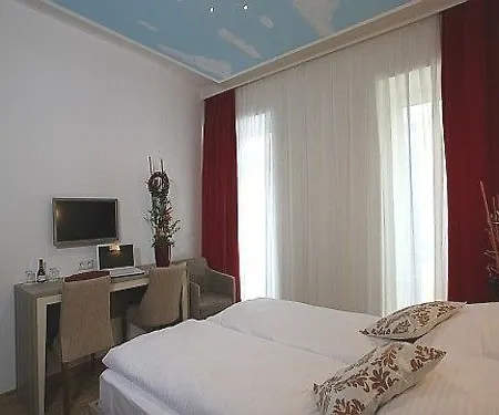Kavun 3*